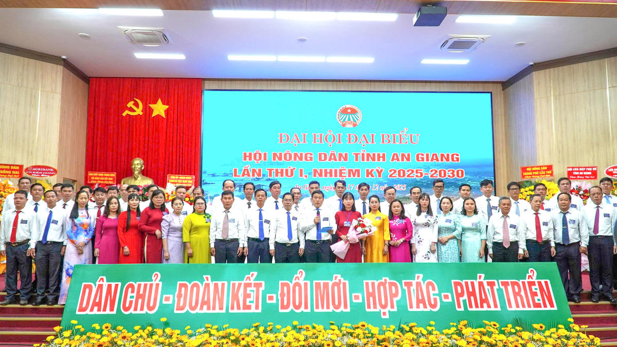 Ban Chấp hành Hội Nông dân tỉnh An Giang khóa I, nhiệm kỳ 2025-2030. Ảnh Nguyễn Minh.