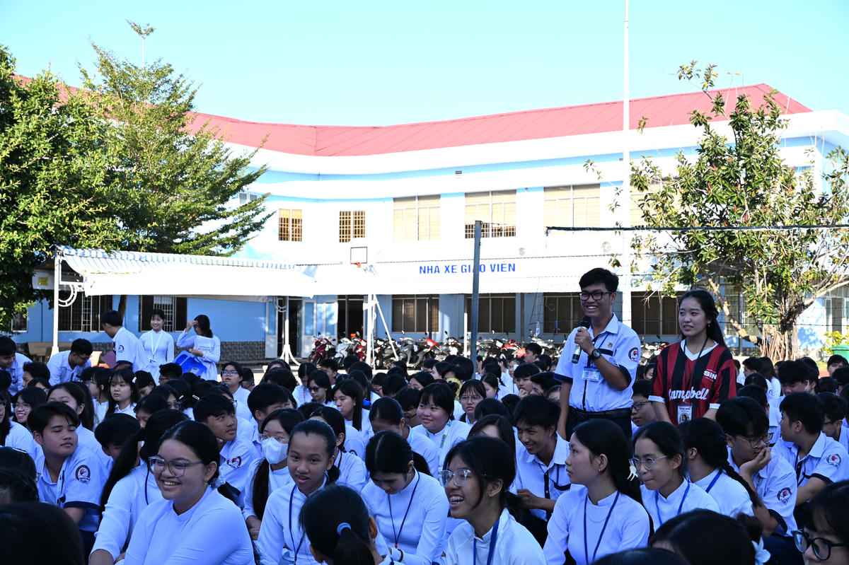 &nbsp;Tích hợp nội dung giáo dục hạnh phúc, kỹ năng sống, kỹ năng quản lý cảm xúc vào sinh hoạt chuyên môn, sinh hoạt lớp và các hoạt động giáo dục ngoài giờ lên lớp. Ảnh: Nguyên Du