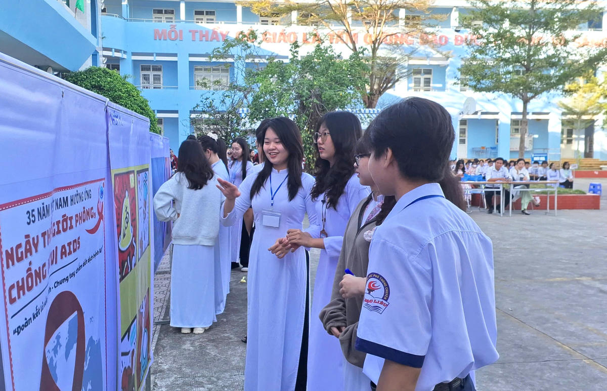 Tổ chức các lớp ngoại khóa, trải nghiệm sáng tạo gắn với kỹ năng sống và giá trị sống cho học sinh. Ảnh: Nguyên Du