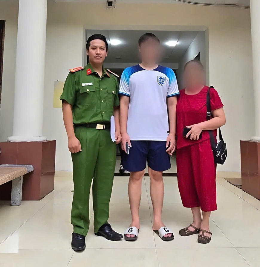 Công an phường Hà Đông, TP Hà Nội đã giải cứu một nam sinh viên bị "bắt cóc trực tuyến". Ảnh do Công an TP Hà Nội cung cấp.