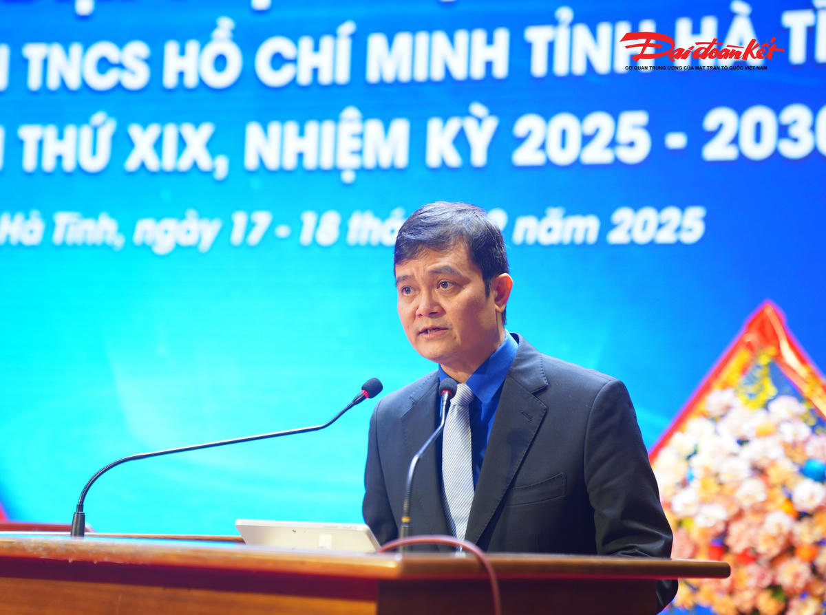 Ông Bùi Quang Huy, Ủy viên dự khuyết Trung ương Đảng, Phó chủ tịch UBTƯ  MTTQ Việt Nam, Bí thư thứ Nhất Trung ương Đoàn TNCS Hồ Chí Minh phát biểu chỉ đạo tại đại hội. Ảnh: HN.