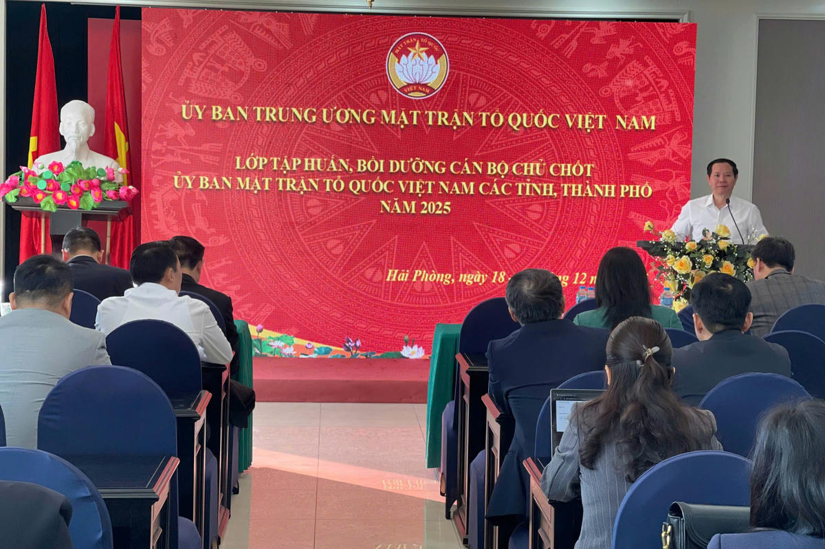 TS. Nguyễn Khắc Toàn – Viện trưởng Viện Đào tạo, bồi dưỡng cán bộ và Nghiên cứu khoa học phát biểu khai mạc. Ảnh: PT.&nbsp;