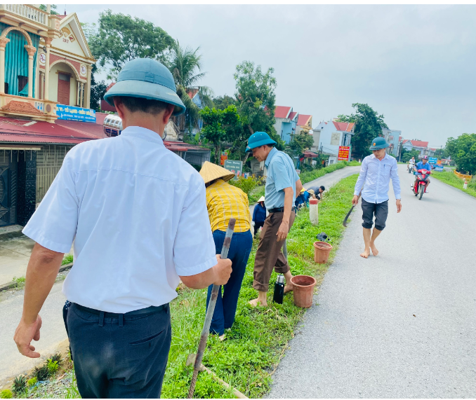 Đường làng, ngõ xóm ngày càng khang trang nhờ nỗ lực giảm nghèo. Ảnh: quyloc.thanhhoa.gov.vn