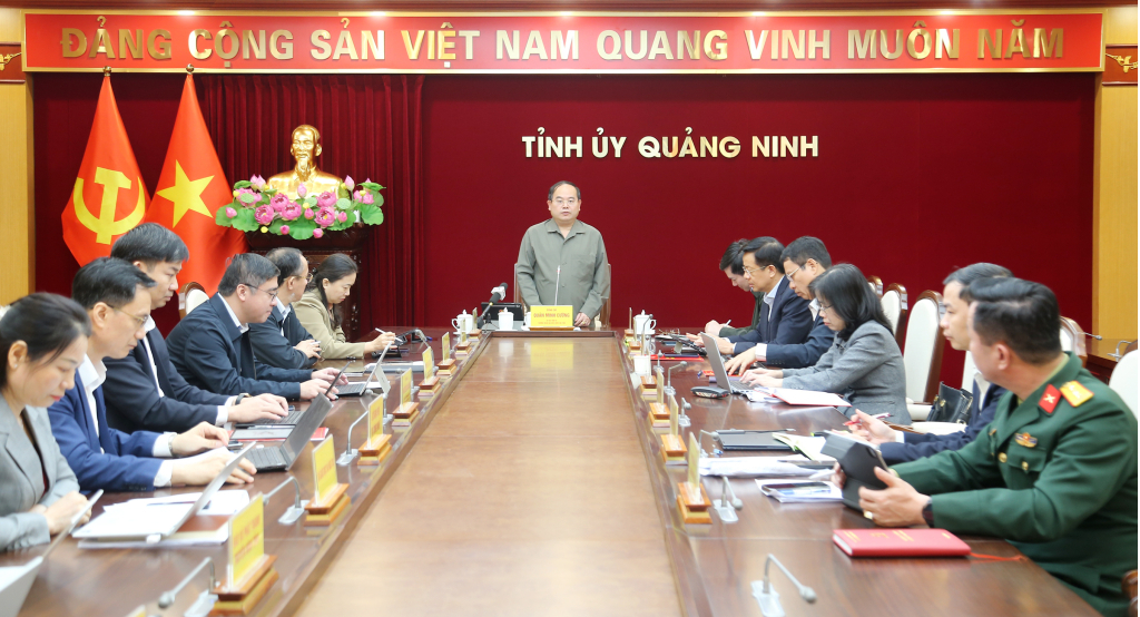 Ông Quản Minh Cường, Bí thư Tỉnh ủy, Trưởng đoàn ĐBQH tỉnh, Trưởng Ban Chỉ đạo, phát biểu chỉ đạo tại hội nghị. Ảnh: QMG.&nbsp;