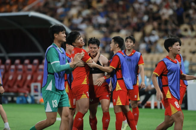 U22 Việt Nam vượt lên dẫn trước 3-2 với pha lập công của Thanh Nhàn ở hiệp phụ. (Ảnh: TTXVN)