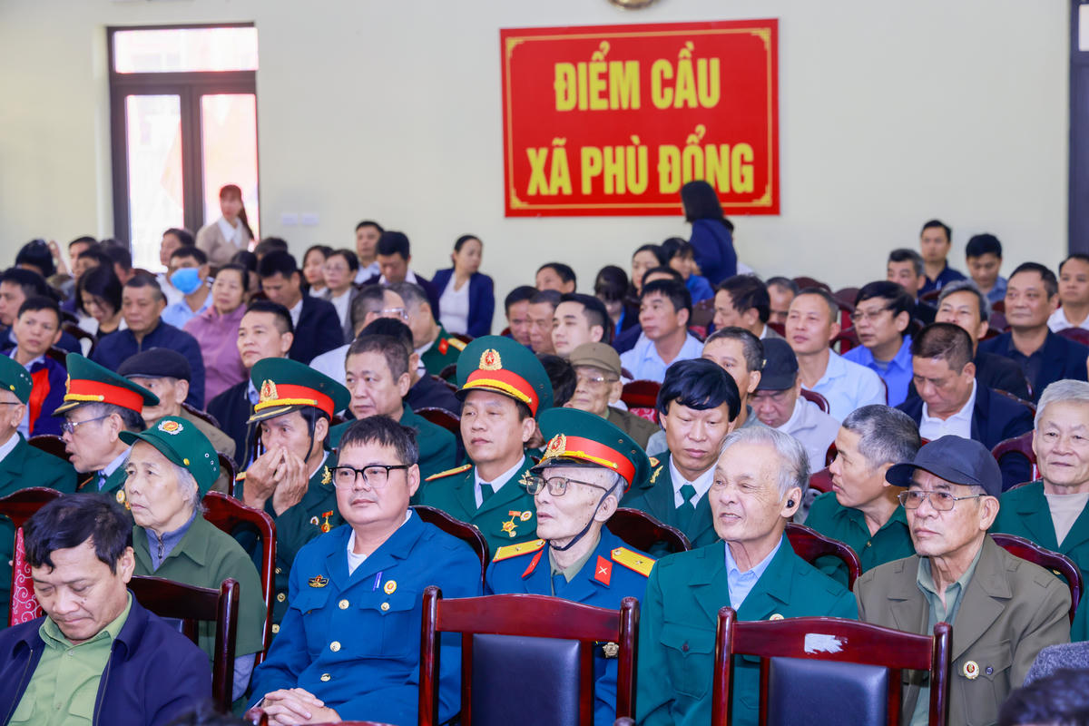 Đông đảo cử tri tham dự Hội nghị. Ảnh: Quang Vinh.