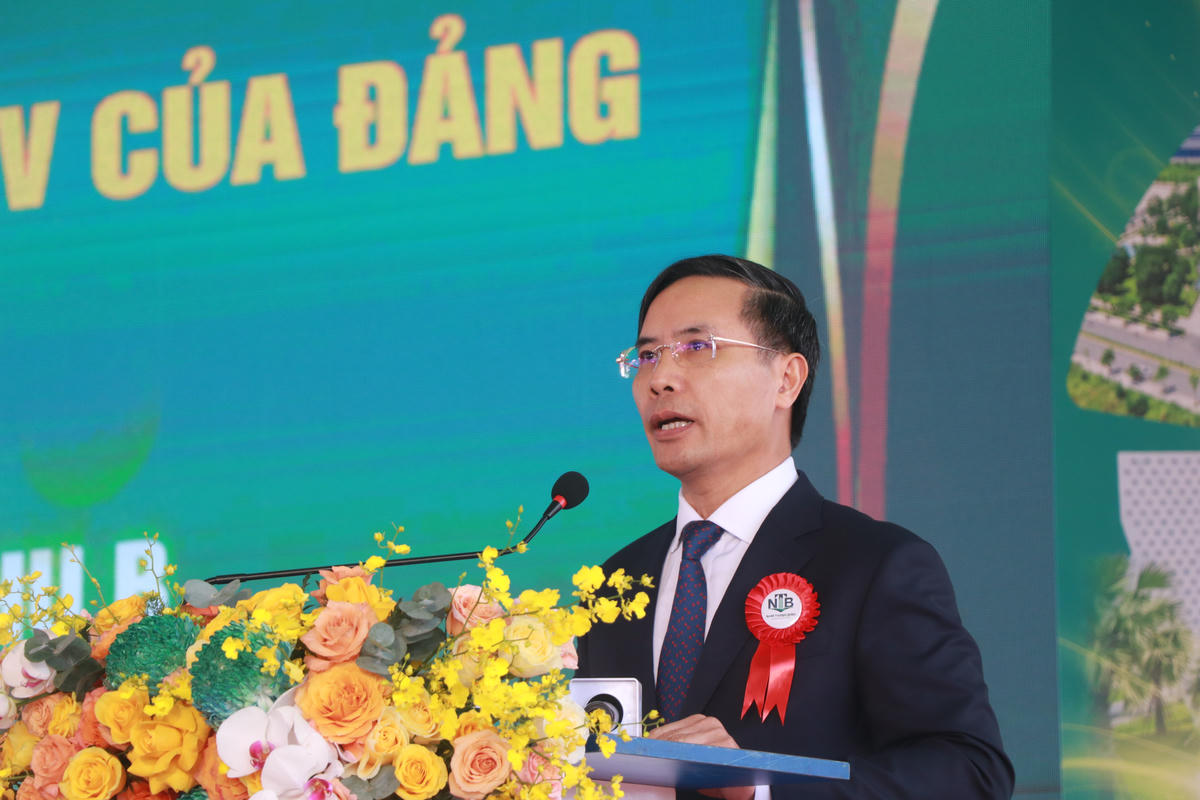 Chủ tịch UBND TP Đà Nẵng Phạm Đức Ấn phát biểu tại buổi lễ. Ảnh: Chí Đại