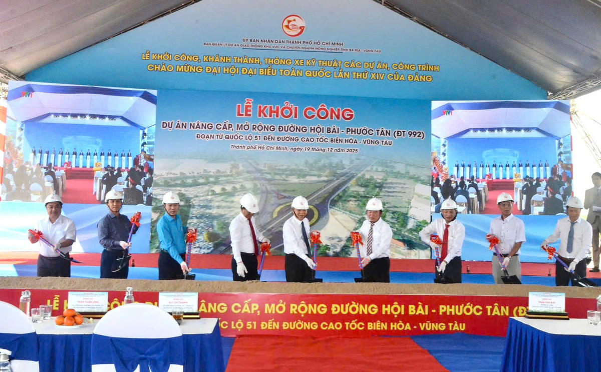 Lễ khởi công dự án nâng cấp, mở tộng đường Hội Bài - Phước Tân. Ảnh: M.Cường.