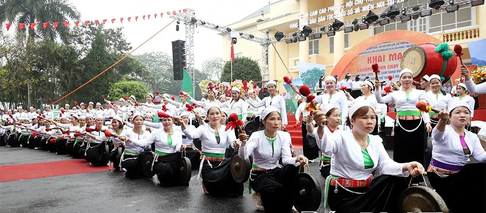 Chiêng Mường náo nức Cao Phong