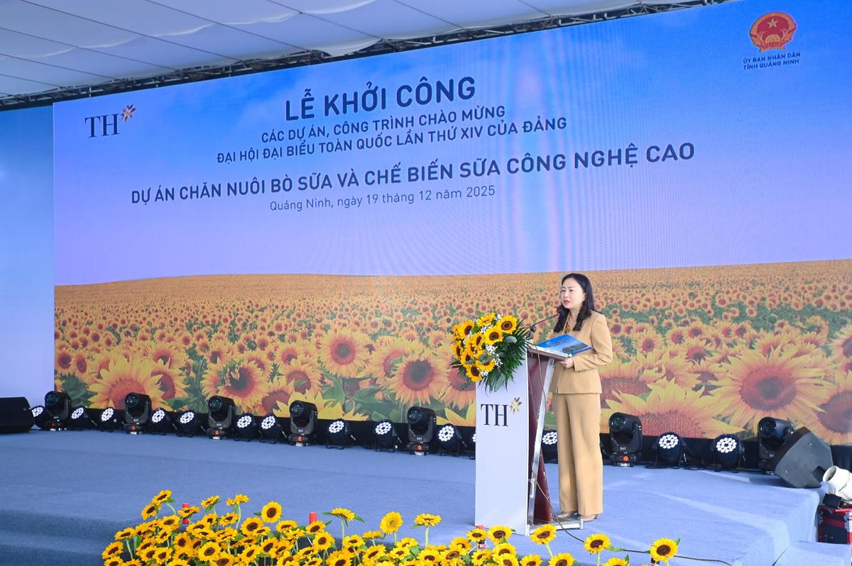 Bà Vi Ngọc Bích, Trưởng Ban Tổ chức Tỉnh uỷ Quảng Ninh đánh giá cao quyết định đầu tư, tâm huyết và cam kết lâu dài của Tập đoàn TH.