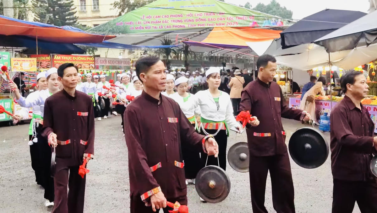Chiêng Mường náo nức Cao Phong