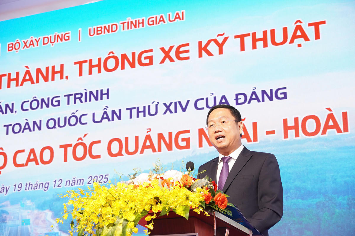 Ông Nguyễn Công Hoàng, Phó Chủ tịch UBND tỉnh Quảng Ngãi phát biểu tại lễ khánh thành. Ảnh: Chí Đại.