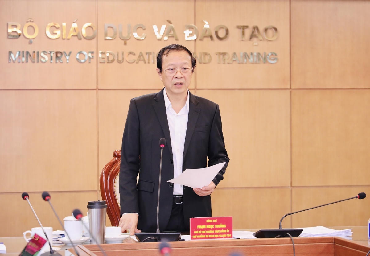 Thứ trưởng Bộ GDĐT Phạm Ngọc Thưởng phát biểu tại hội nghị.