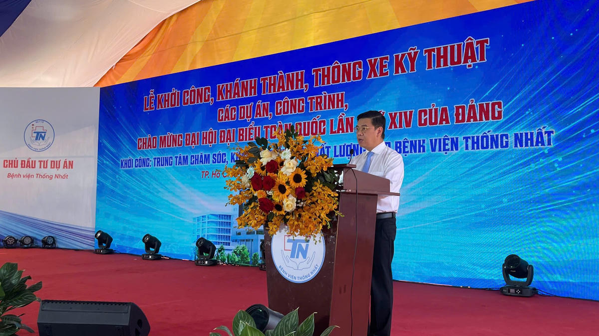 Ông Nguyễn Văn Dũng – Phó Chủ tịch UBND TP Hồ Chí Minh phát biểu tại lễ khởi công. Ảnh: Hồng Phúc.