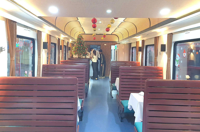 Các toa xe đều được cải tiến từ nội thất đến chống ồn, giảm rung lắc. Ảnh ĐSVN.