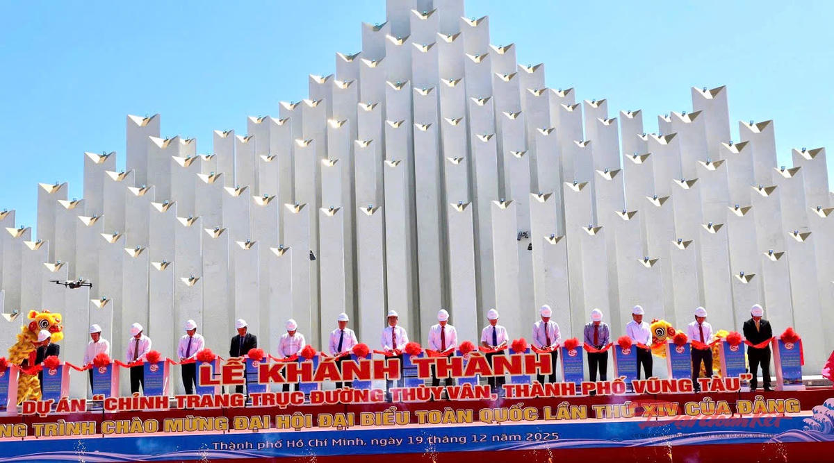 Lễ khánh thành dự án chỉnh trang trục đường Thuỳ Vân (Vũng Tàu). Ảnh: M.Cường