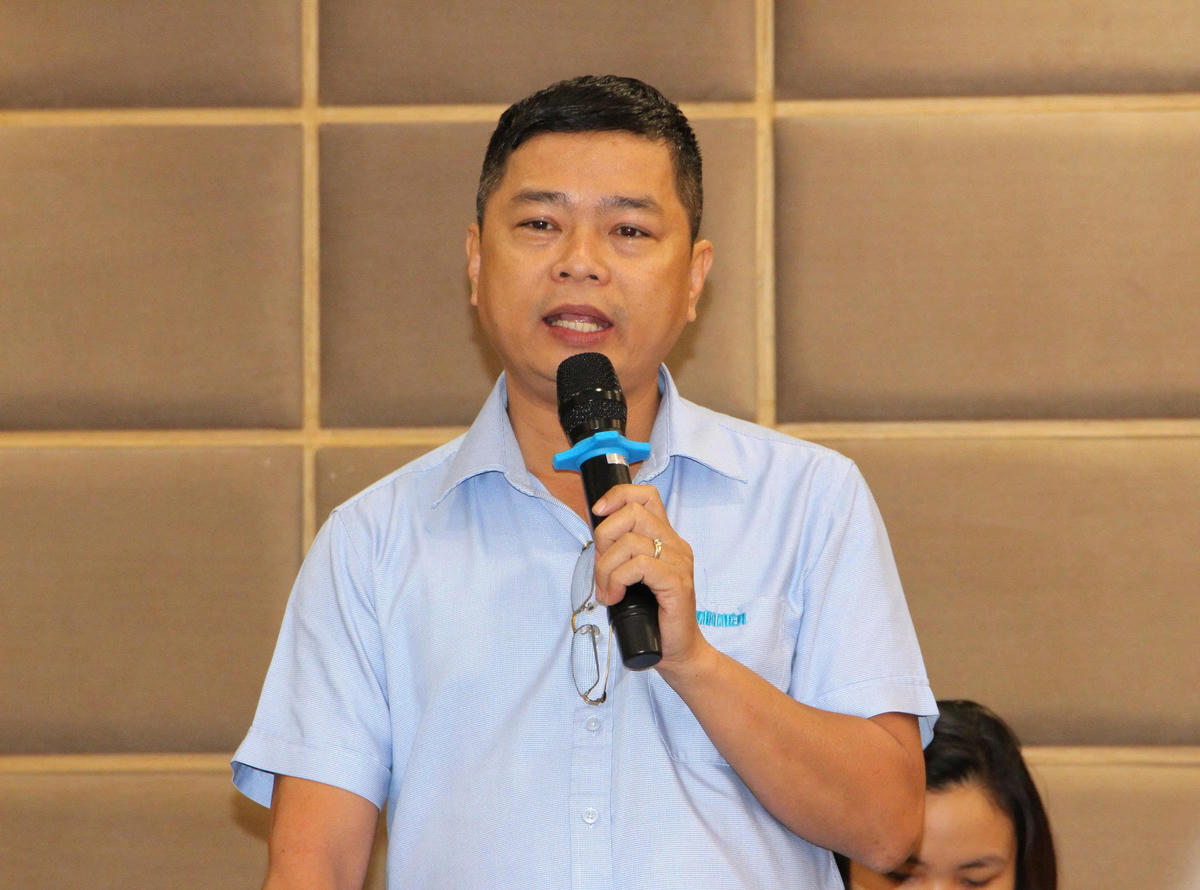 Nhà báo Huỳnh Thanh Đông, Trưởng bộ phận từ thiện xã hội Ban Công tác bạn đọc, Báo Thanh niên nói về hoạt động cứu trợ. Ảnh: Quốc Định