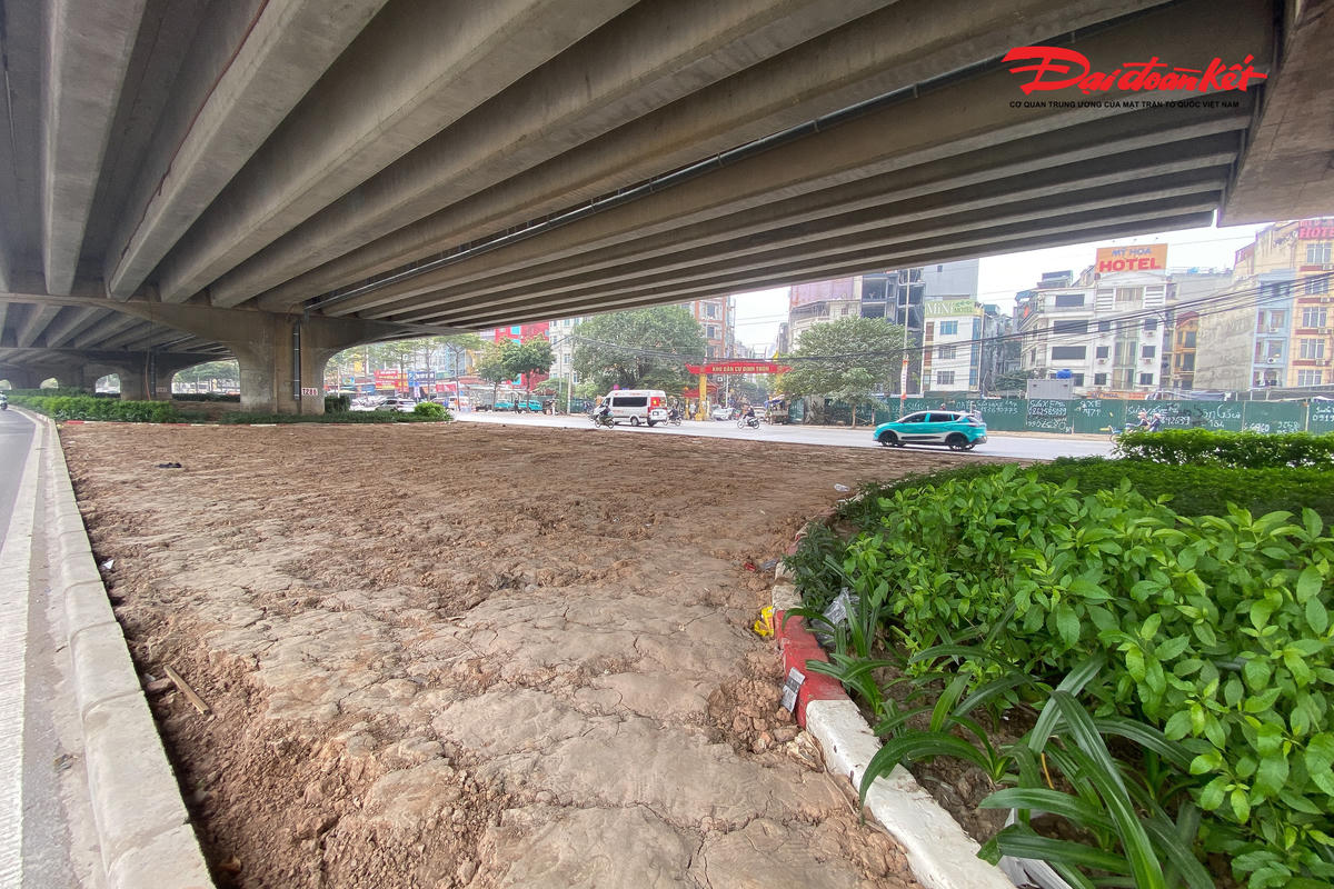 Sau khi đóng điểm quay đầu đối diện làng Đình Thôn tình trạng xe đi ngược chiều đã được giải quyết.