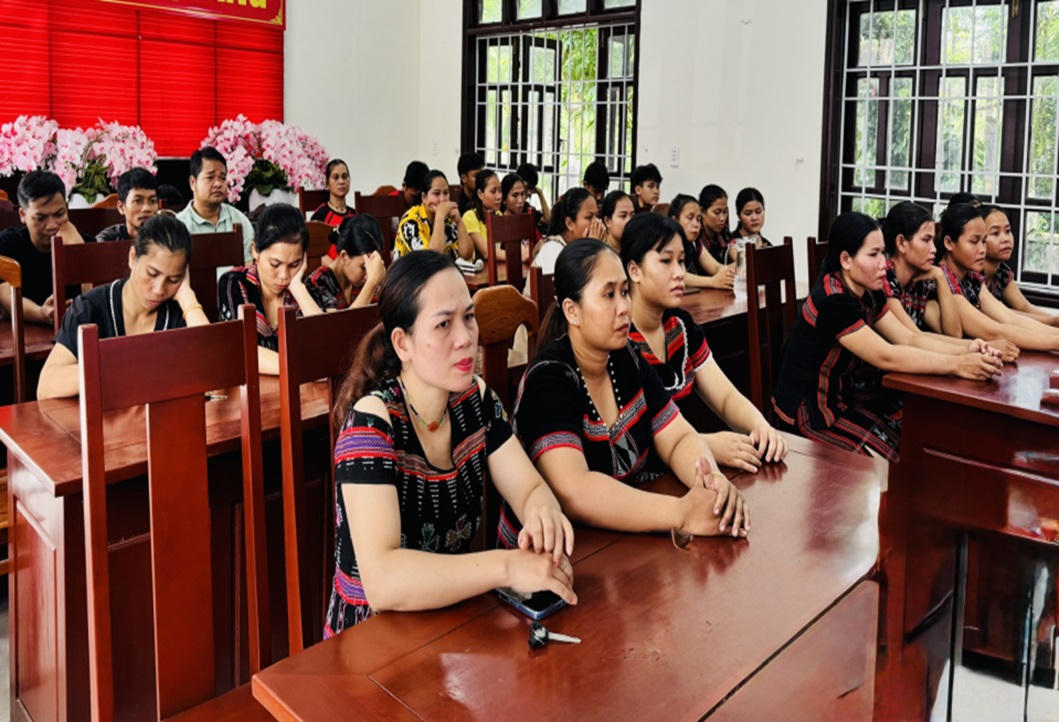 Đào tạo nghề cho người dân vùng đồng bào dân tộc thiểu số và miền núi góp phần giảm nghèo bền vững ở thành phố Huế. Ảnh: CTV.