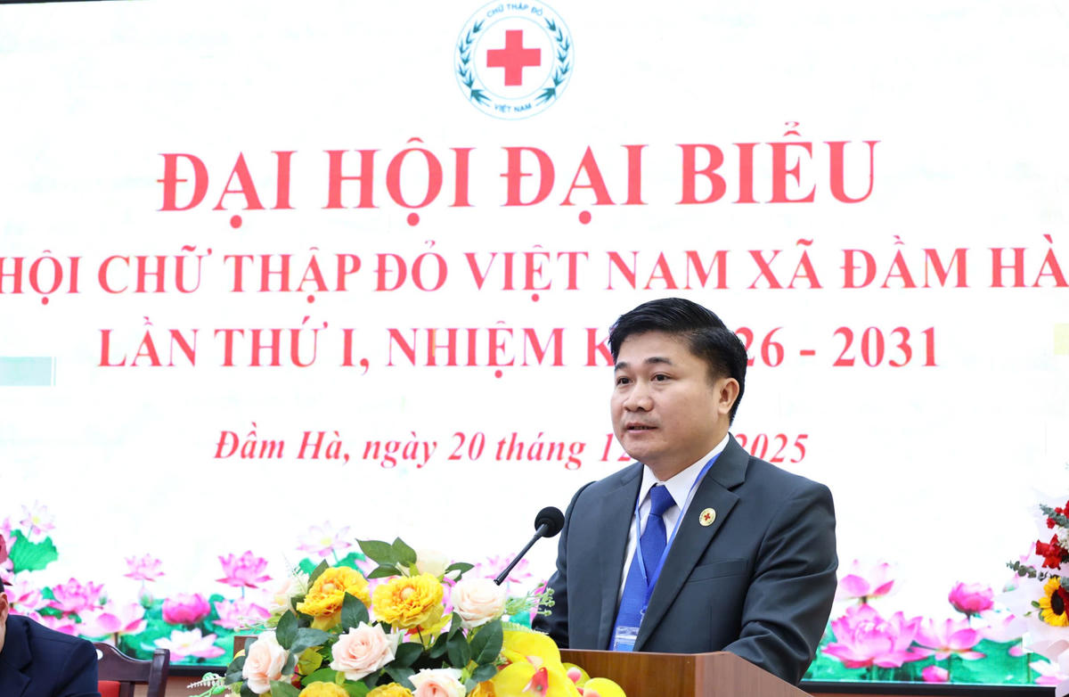 Ông Lý Văn Thành, Chủ tịch Hội Chữ thập đỏ tỉnh Quảng Ninh phát biểu tại Đại hội.