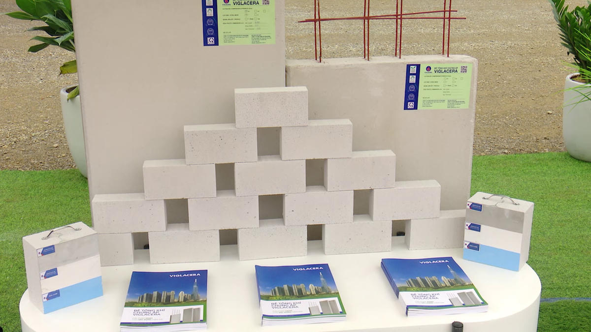 Sản phẩm bê tông khí chưng áp được trưng bày tại lễ khởi công