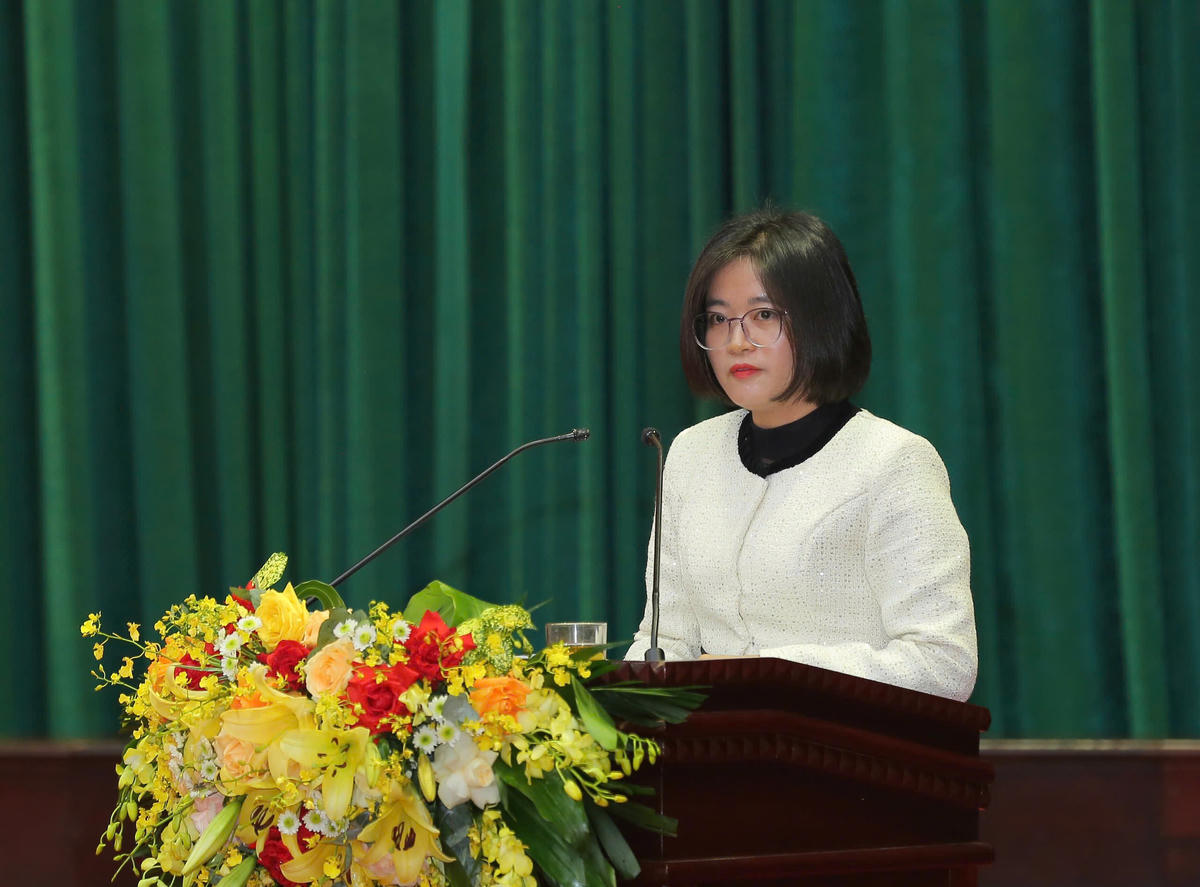 Nhiều kiến nghị của cử tri được gửi tới hội nghị. Ảnh: Đình Minh