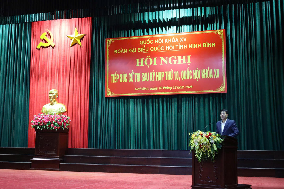 Ông Nguyễn Hữu Thiện - cử tri xã Gia Viễn trình bày kiến nghị. Ảnh: Đình Minh