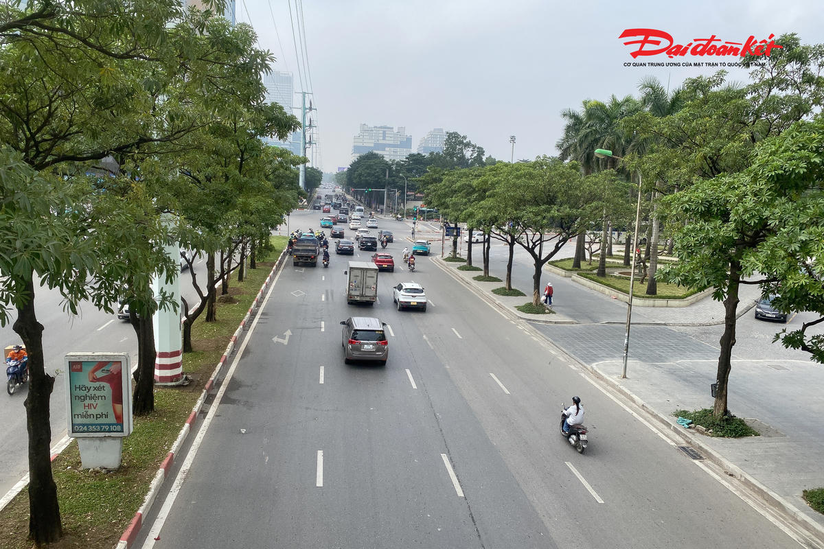 Tại khu vực đường Vũ Quỳnh giao với Mễ Trì các phương tiện di chuyển thuận lợi.