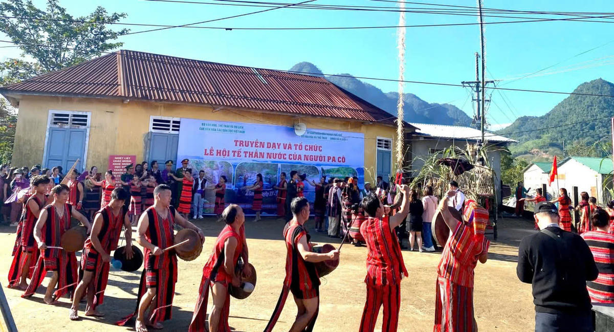 Lễ hội tế Thần Nước của người Pa Cô (xã A Lưới 1). Ảnh: A.Q.