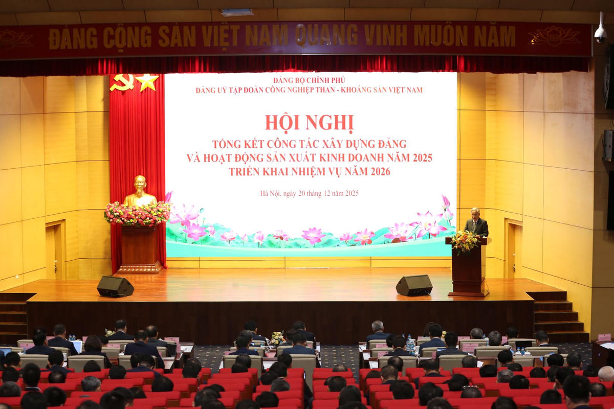 Các đại biểu tham dự hội nghị.