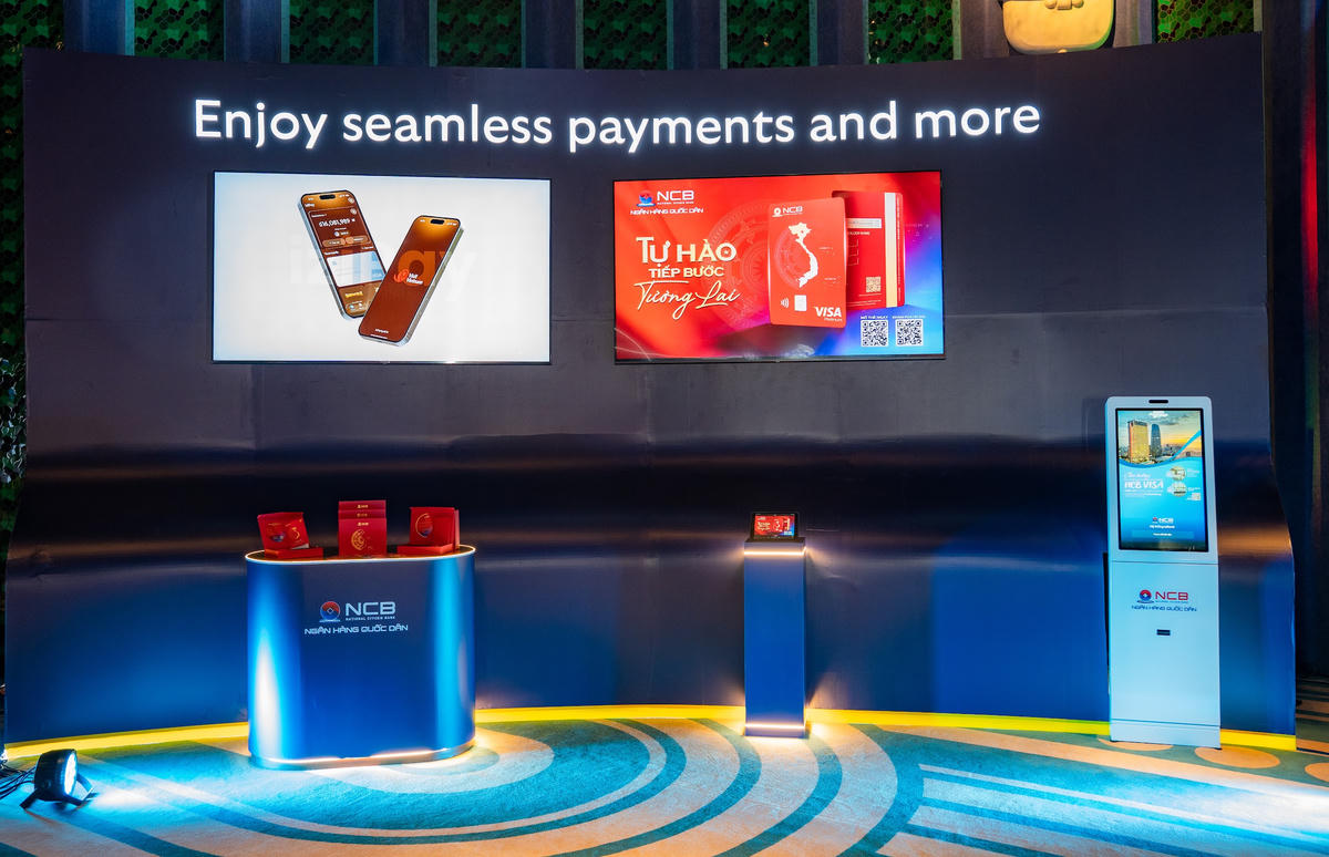 Khu vực tương tác trải nghiệm của NCB giới thiệu các giải pháp thanh toán quốc tế tiên phong dành cho khách du lịch