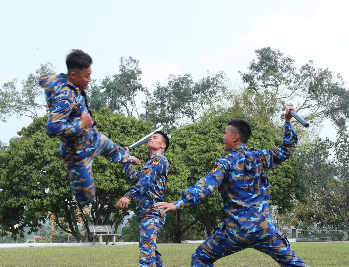 Huấn luyện võ chiến đấu đặc công của lực lượng Lữ đoàn đặc công 126 Hải quân.( Ảnh: Trọng Đức/TTXVN)