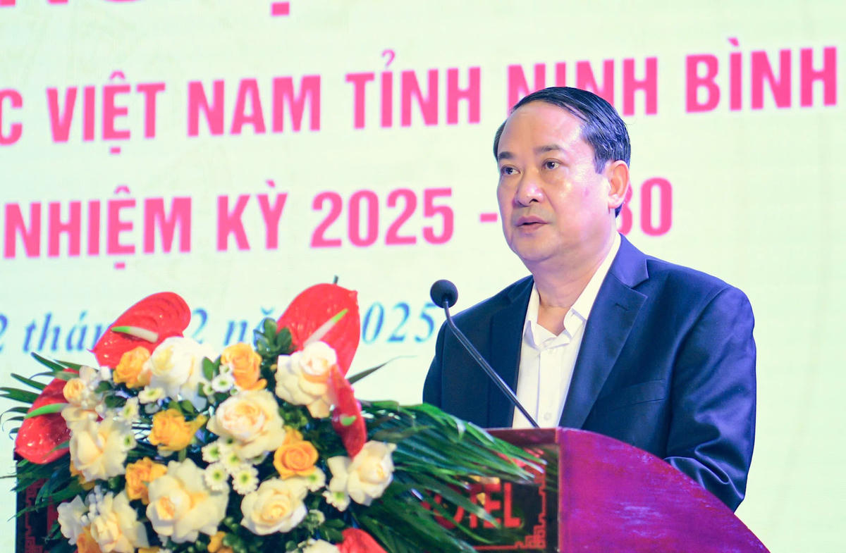 Ông Mai Văn Tuất - Phó Bí thư Tỉnh ủy, Chủ tịch Ủy ban MTTQ tỉnh ghi nhận, biểu dương những kết quả mà Mặt trận các cấp trong tỉnh đạt được trong năm 2025. Ảnh: Đình Minh