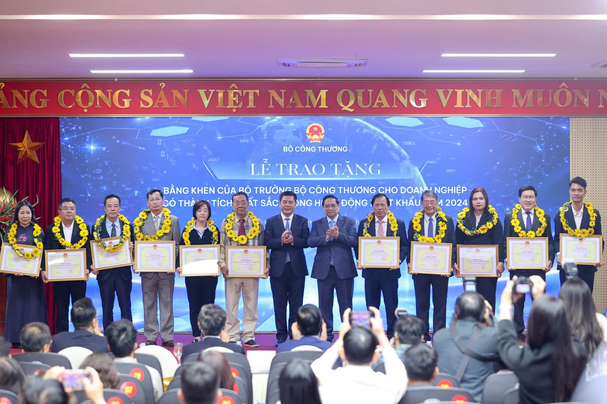 VNM được Bộ Công thương vinh danh doanh nghiệp xuất khẩu biểu tượng.