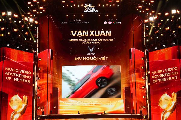 VinFast giành “bộ tứ” giải thưởng danh giá tại Vạn Xuân Awards 2025
