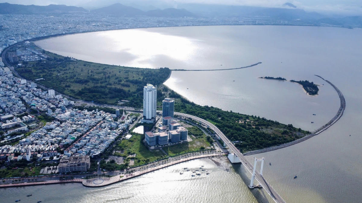 UBND TP Đà Nẵng chỉ đạo tháo gỡ vướng mắc các dự án trọng điểm để khơi thông nguồn lực Đà Nẵng. Ảnh: Nguyễn Tú.