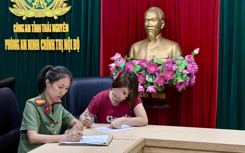 Công an Thái Nguyên làm việc với người xúc phạm lực lượng chức năng trên mạng xã hội. Ảnh: Công an Thái Nguyên.. 