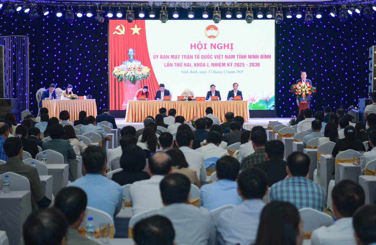 Chủ tịch Ủy ban MTTQ tỉnh yêu cầu MTTQ các cấp thực hiện tốt công tác an sinh xã hội, chăm lo Tết cho người nghèo, người có hoàn cảnh khó khăn. Ảnh: Đình Minh