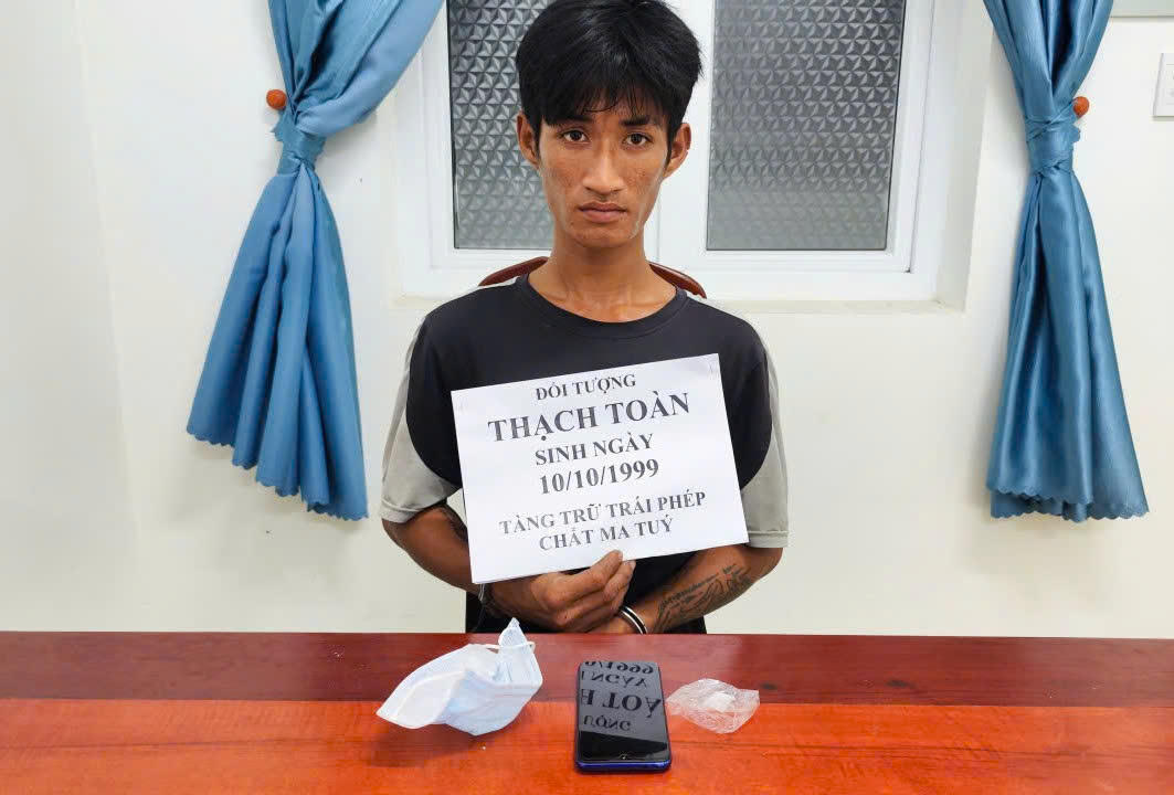 Đối tượng Thạch Toàn (SN 1999; trú tại ấp Hải Lâm, xã Long Hải). Ảnh: Nguyễn Danh.