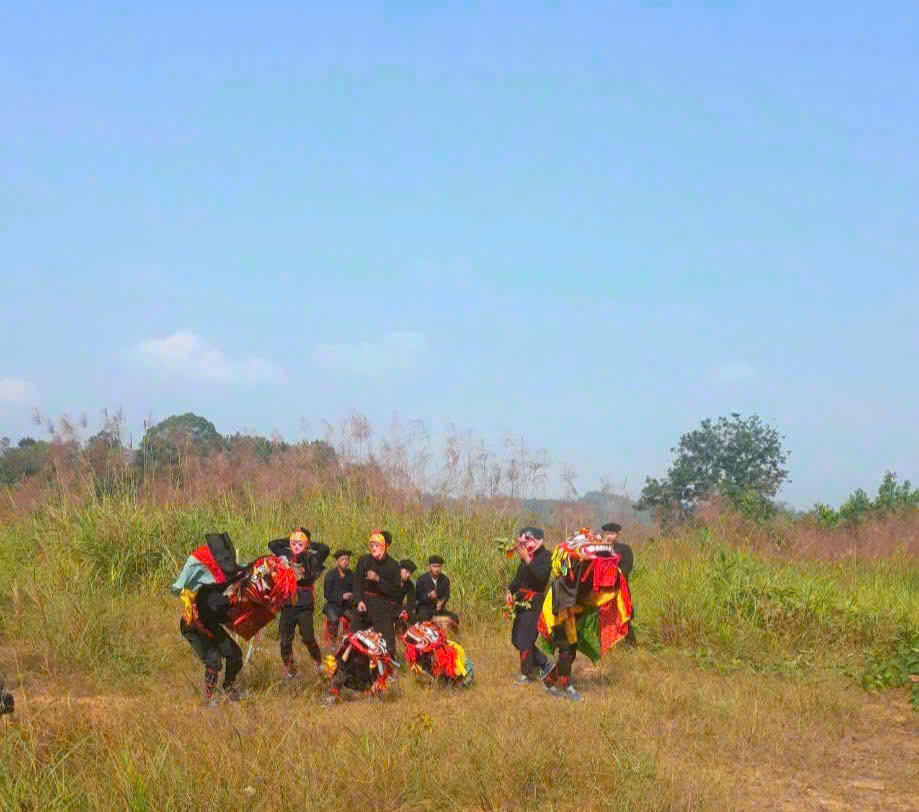 Tích cực truyền dạy điệu múa sư tử mèo dân tộc Tày, Nùng trên địa bàn xã Hội Hoan