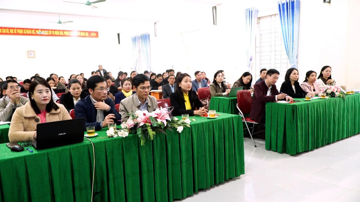 130 đại biểu xã Linh Sơn tham gia Bồi dưỡng chuyển đổi số. Ảnh: linhson.thanhhoa.gov.vn