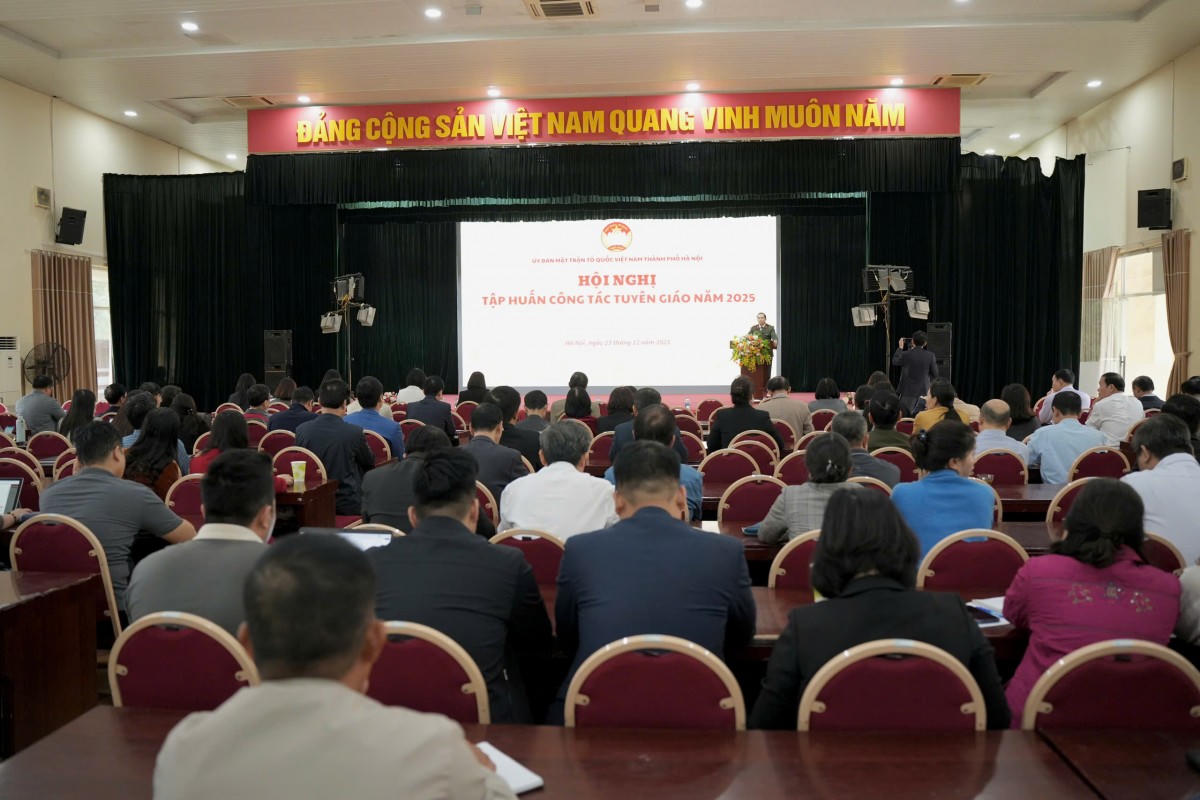 Quang cảnh hội nghị tập huấn. 