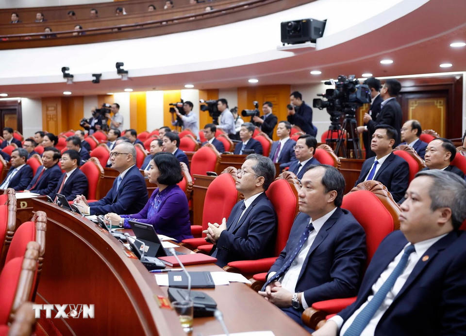 Các đại biểu dự phiên bế mạc Hội nghị lần thứ 15 Ban Chấp hành Trung ương khóa XIII. (Ảnh: Thống Nhất/TTXVN)