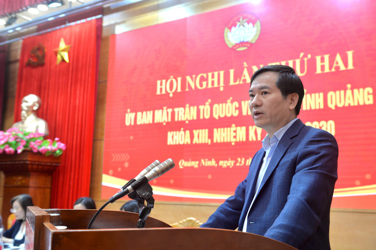 Phó Bí thư Tỉnh ủy, Chủ tịch Ủy ban MTTQ Việt Nam tỉnh Quảng Ninh Vũ Quyết Tiến phát biểu tại hội nghị.