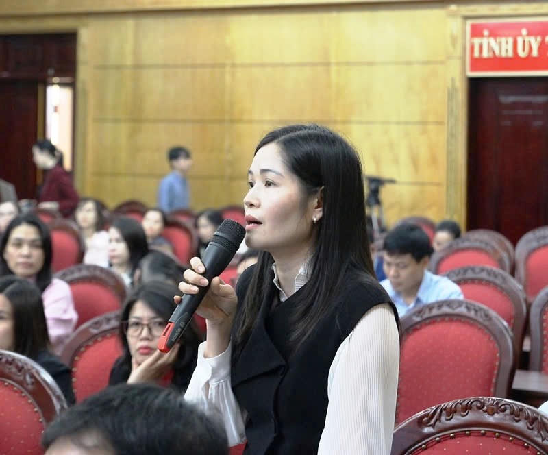 Đại biểu nêu ý kiến thảo luận tại hội nghị. Ảnh: Nguyễn Chung.