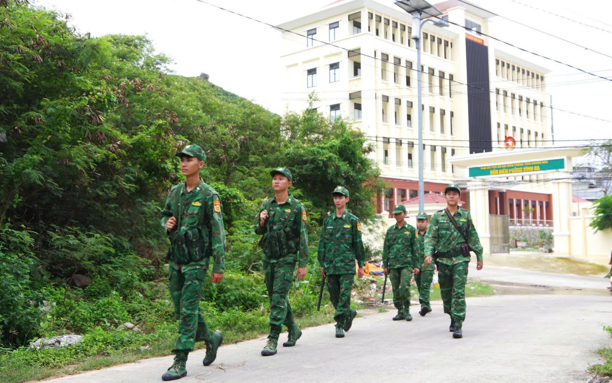 Bộ đội biên phòng tỉnh tăng cường tuần tra kiểm soát địa bàn. Ảnh: Văn Tân.