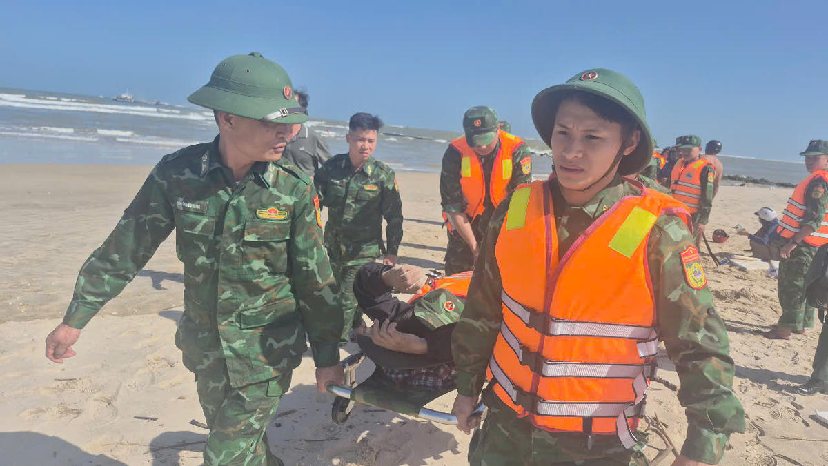 Quảng Trị: Ứng cứu ngư dân gặp nạn khi đi đánh cá trên biển