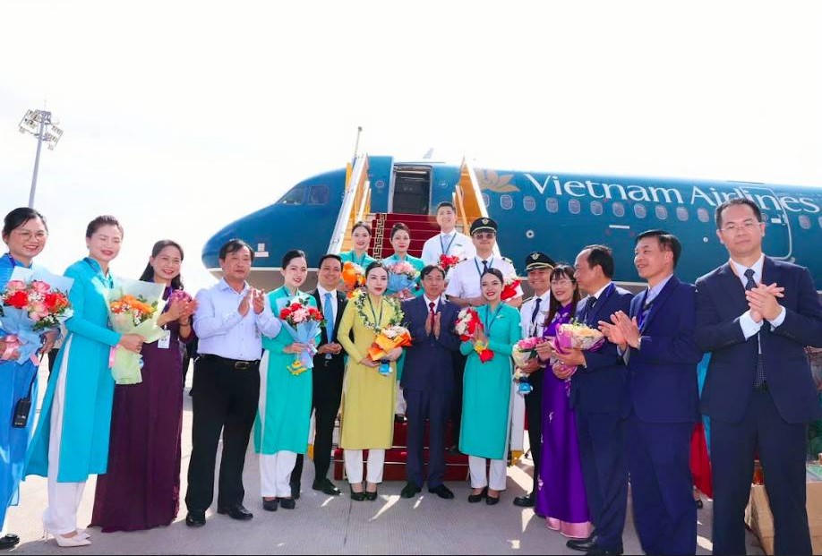 &nbsp;Việc khai thác đường bay TP.HCM - Điện Biên thể hiện cam kết của Vietnam Airlines trong tăng cường kết nối vùng và hỗ trợ phát triển kinh tế, xã hội tại các địa phương.