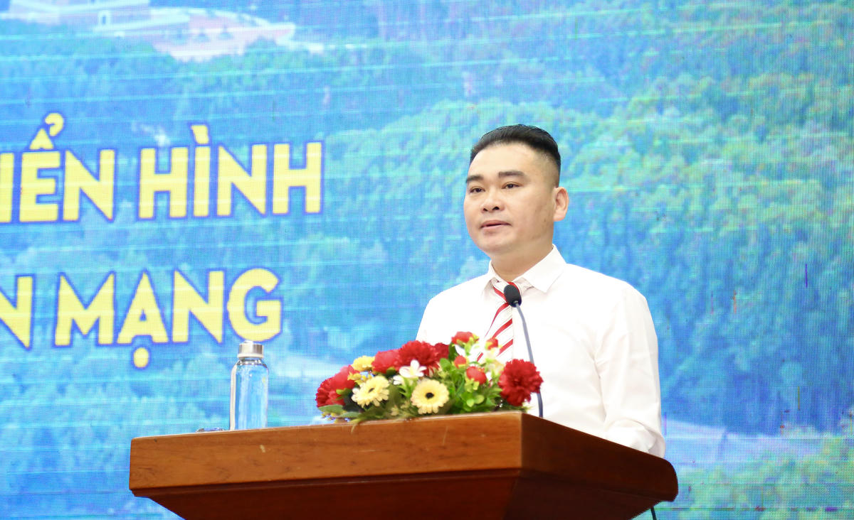 Ông Trần Bảo Trung - Phó Tổng Biên tập Báo Đại đoàn kết phát biểu tại Hội thảo.