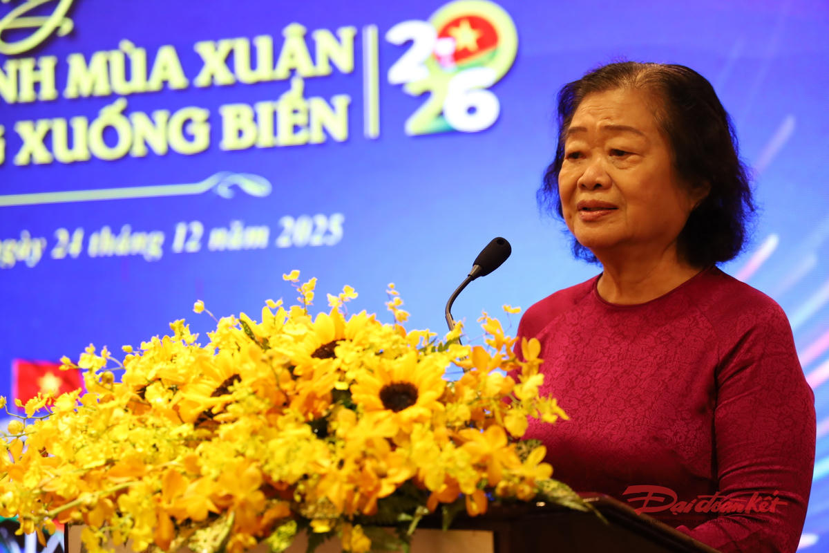 Nguyên Phó Chủ tịch nước Trương Mỹ Hoa phát biểu tại buổi họp báo. Ảnh: Hồng Phúc.